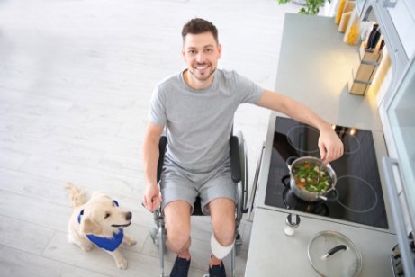 男性と犬 犬 スープ